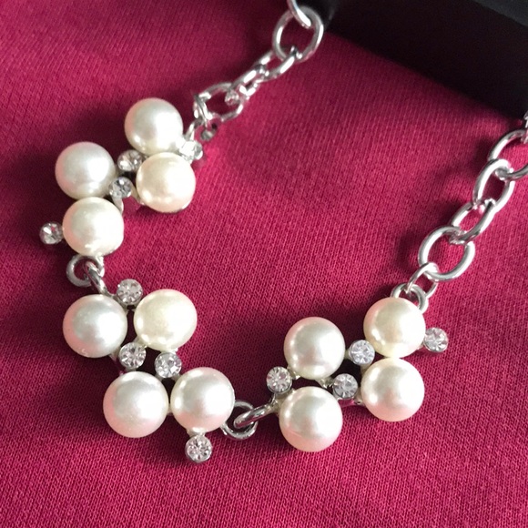 Pearl Rhinestone bracelet - Picture 2 of 3